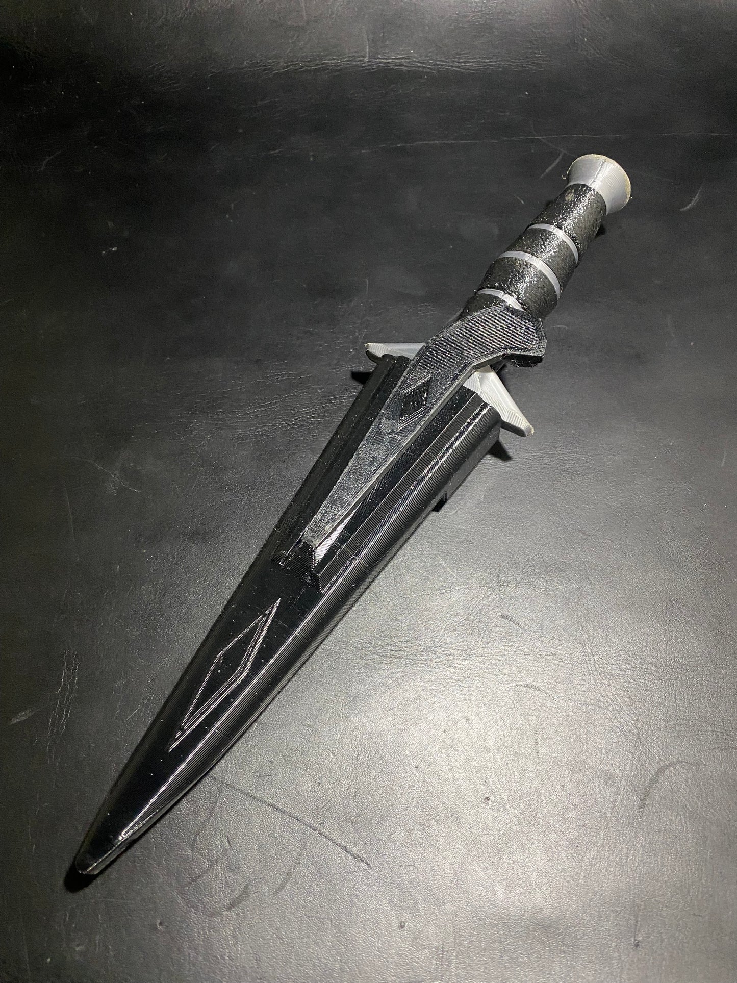 Reverse black marble/black claw