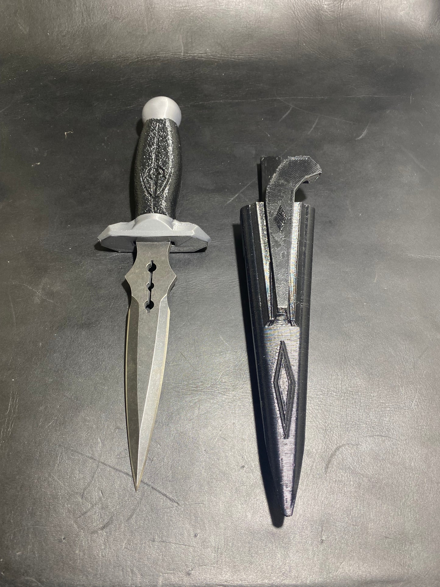 Silver OG, black claw