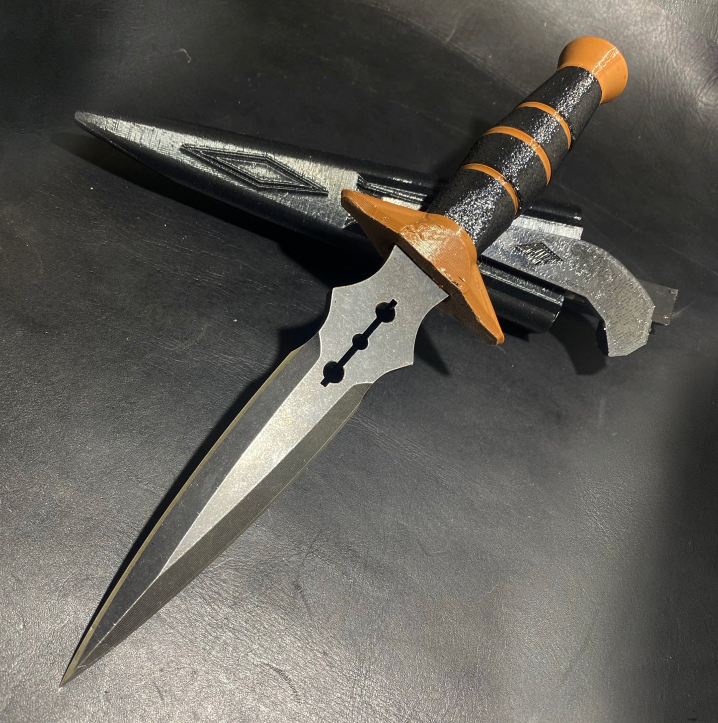 Reverse brown marble/black claw