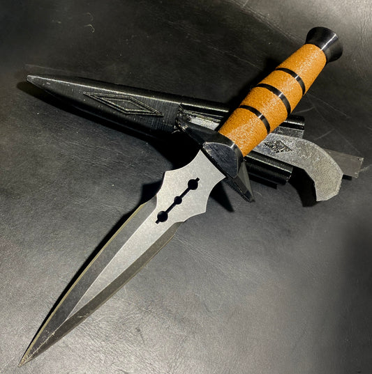 Brown marble/black claw